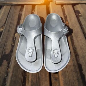 Little Girls Birkenstock Gizeh Essentials EVA Silver Sandals Size US 2 Eur 33